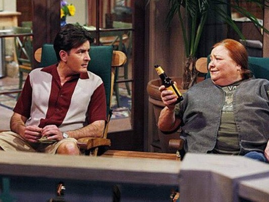 Muere Conchata Ferrell, exactriz de Two and a Half men