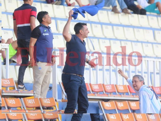 Diego Vázquez se vuelve loco en las gradas tras la clasificación de Motagua a la Final