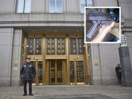 Testigo de la Fiscalía asegura que arma con nombre de Juan Orlando Hernández es real