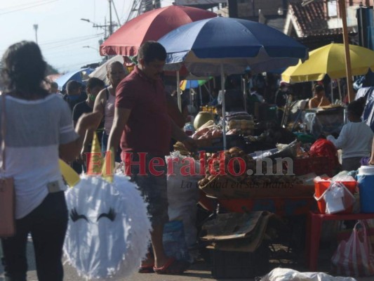 Con niños y mascarillas solo de adorno, así es la reapertura en bulevar del Norte