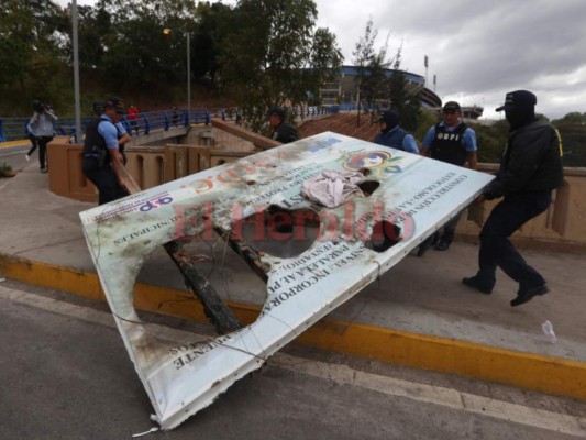 Así fue el desalojo de manifestantes de la Alianza de Oposición en el Barrio Morazán y puente La Isla