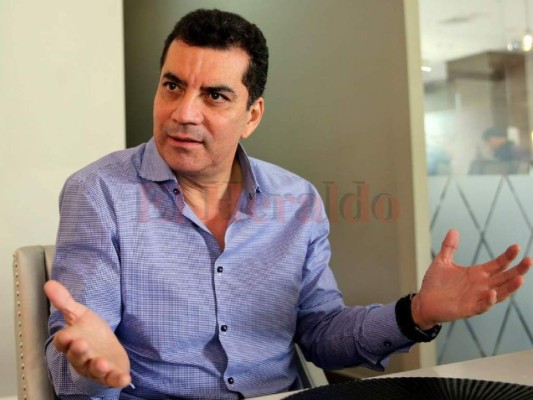 Elvin Santos se opone a regular la reelección