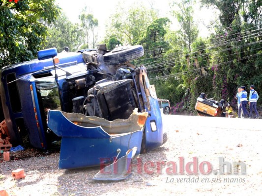 Un muerto, un herido y vehículos destrozados: las imágenes que dejó el accidente en el sur