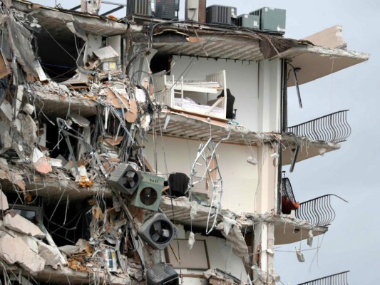 'No quedó nada': el drama de sobrevivientes del derrumbe en Miami