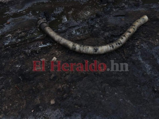 FOTOS: Destrucción en salida al sur tras accidente de rastra con combustible