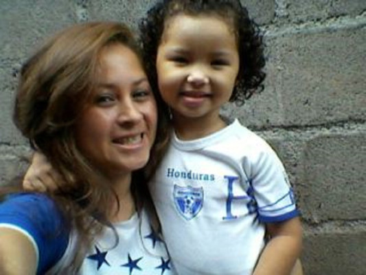 FOTOS: Afición apoyando a Honduras ante EE UU