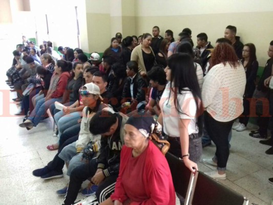 Abarrotadas permanecen las oficinas del RNP en la capital&nbsp;&nbsp;