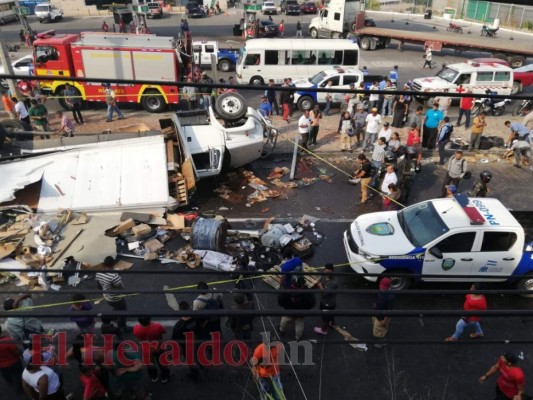 Muerte, dolor y destrozos del accidente en la colonia El Carrizal en imágenes
