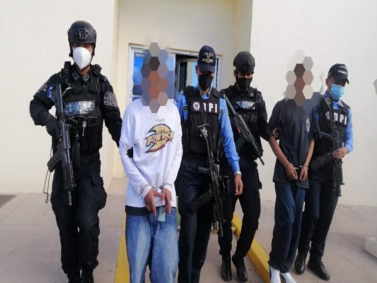 Caen 'El Enamorado' y 'El Oso' por asesinato de dos hermanas en Los Pinos