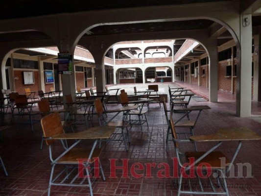 En el Instituto Jesús Aguilar Paz tampoco se realizó un plan de restauración en las 15 aulas que solicitó el CNE. Foto: El Heraldo