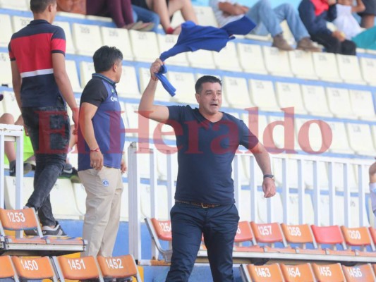 Diego Vázquez se vuelve loco en las gradas tras la clasificación de Motagua a la Final