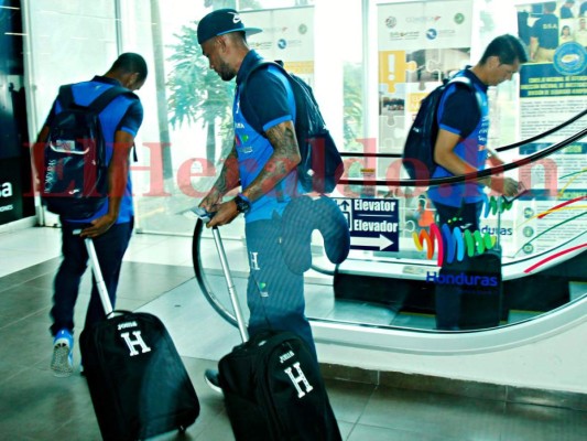 La Selección de Honduras y un motivado Jorge Luis Pinto ya vuelan con destino a México