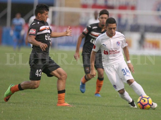 Olimpia derrotó 2-0 en amistoso al Águila de El Salvador
