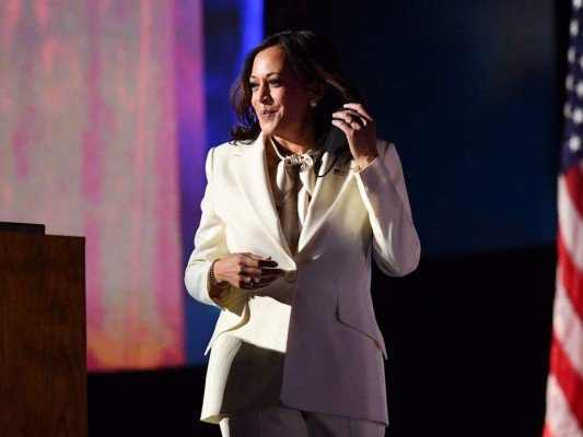 FOTOS: Así fue la puesta en escena de Kamala Harris en su primer discurso