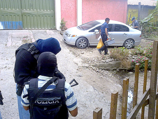 DNIC recupera tres vehículos robados en Comayagüela