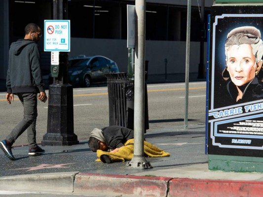 En imágenes: Españoles adaptándose a la realidad tras un mes encerrados