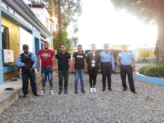 Capturan a cuatro sospechosos de atentado, entre ellos a una modelo ceibeña