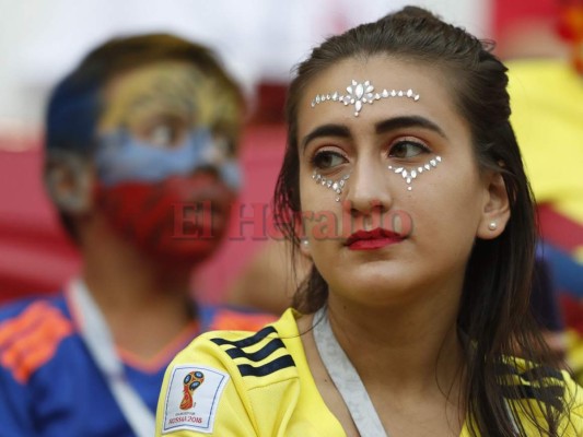 El duelo Polonia vs Colombia se llenó de hermosas mujeres