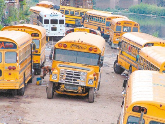 Ley de Transporte deja por fuera los buses chatarra