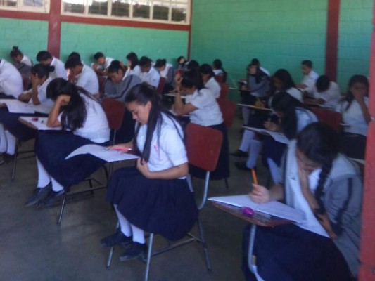 Feriado en centros solo será el 15 de septiembre