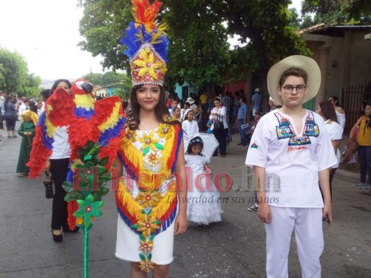 FOTOS: Color, alegría y fervor, así se viven los desfiles en Comayagua