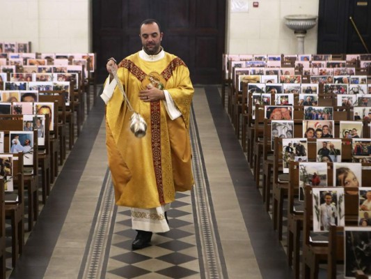Con misas virtuales, así celebró la feligresía católica el Jueves Santo