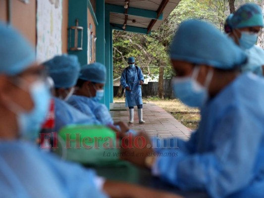 Cerrados y en agonía los triajes del interior en pleno tsunami de casos covid
