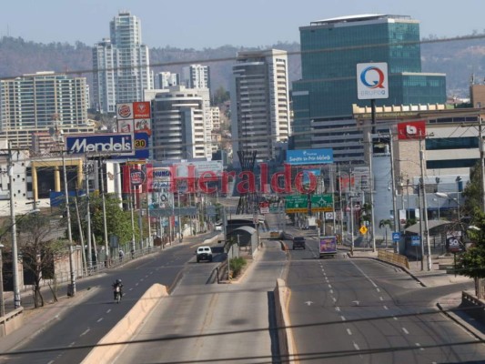 Unos con hambre, otros con miedo, capitalinos se encierran por coronavirus