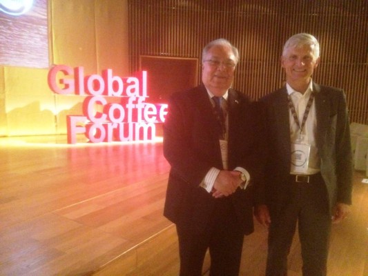 Embajador hondureño, presidente del Consejo Internacional del Café