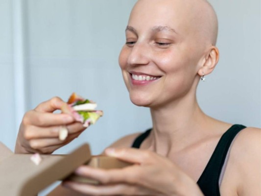 ¿Qué dieta seguir tras ser diagnosticada con cáncer de mama?