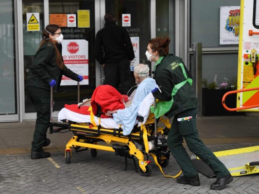 Variante británica del covid está asociada a una mayor mortalidad