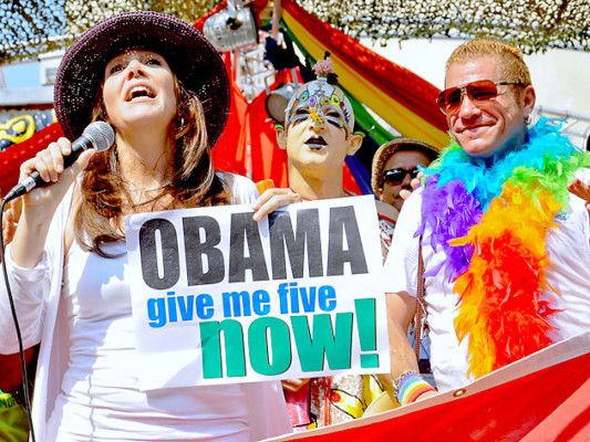 Raúl Castro apoya uniones de personas del mismo sexo