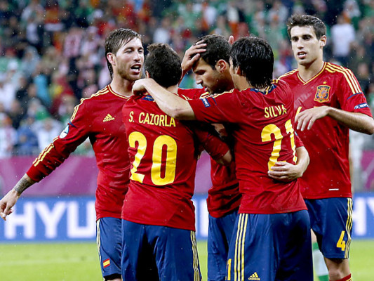 España golea 4-0 a Irlanda, primera eliminada de la Eurocopa