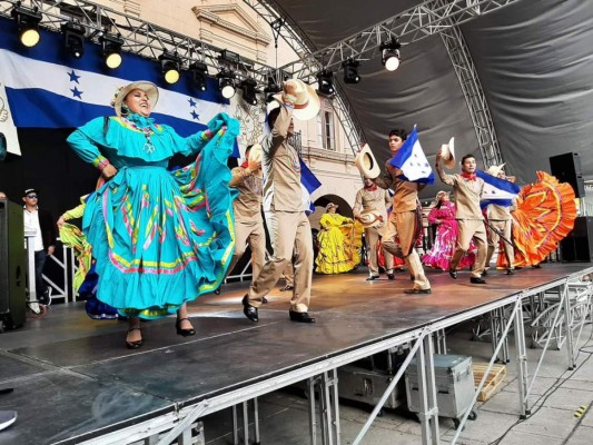 Compatriotas en Cataluña celebran 'Día Nacional de Honduras' &nbsp;