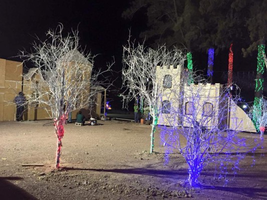 ¡ Gran espectáculo de luces! Inauguran Villa Navideña 2015 en Tegucigalpa