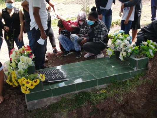 Desgarrador último adiós de menor ahogado en el río Choluteca (FOTOS)