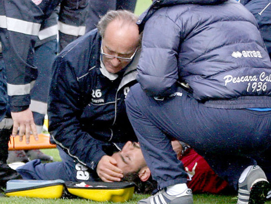 Jugador de Livorno muere en partido de Serie B