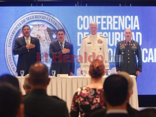 'A los que cuestionan las inversiones en FFAA, el crimen organizado tiene armas modernas': JOH