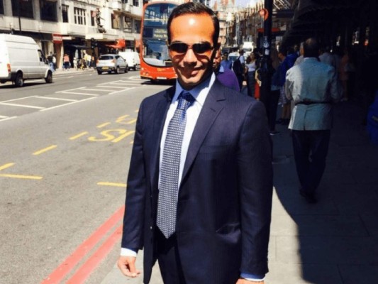 Asesor de Trump admitió que reuniones con rusos eran para afectar a Clinton