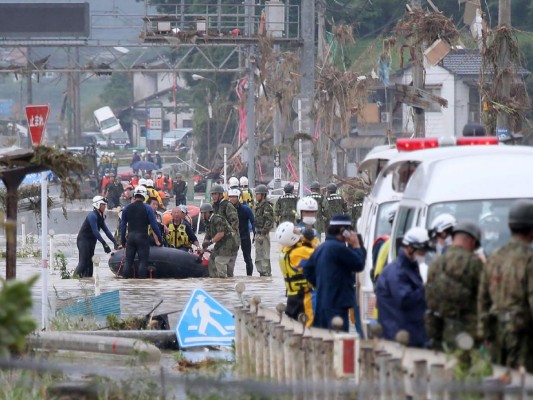 Imágenes impactantes de las labores de rescate por inundaciones en Japón