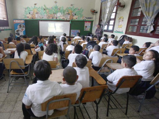 Cine catracho en la Escuela Honduras