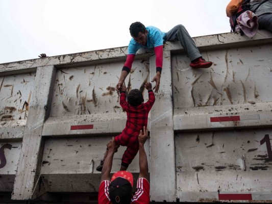 FOTOS: Caravana migrante busca jalones para recorrer más de dos mil kilómetros faltantes