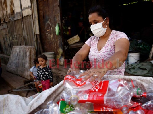 Sin hogar, sin empleo y sin ayuda: una familia que sufre la crisis de Eta y Iota (FOTOS)