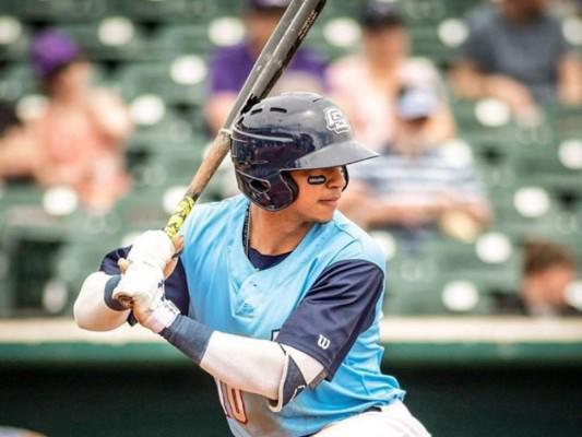 Fue futbolista y hoy triunfa como el único hondureño clasificado a una serie mundial del béisbol: trayectoria de Mauricio Dubón