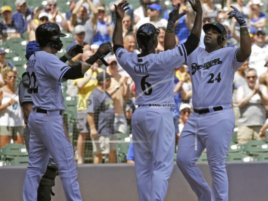 Cerveceros tunden de nuevo a relevistas y ganan 8-7 a Mets&nbsp;