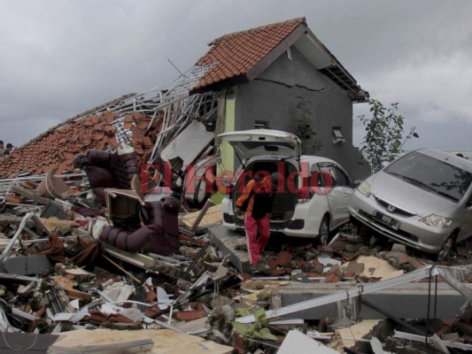 Fotos de la devastación que dejó el tsunami en Indonesia