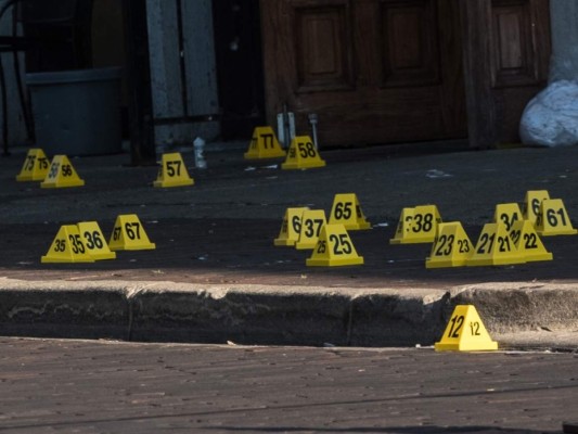 Reclaman regulación más estricta de las armas tras tiroteos en EEUU