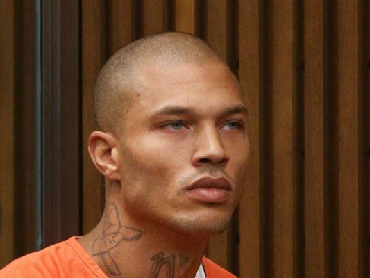 Las fotos íntimas del 'preso más sexy del mundo'