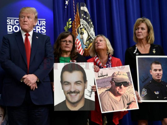 Donald Trump pone en duda historias desgarradoras de migrantes en la frontera