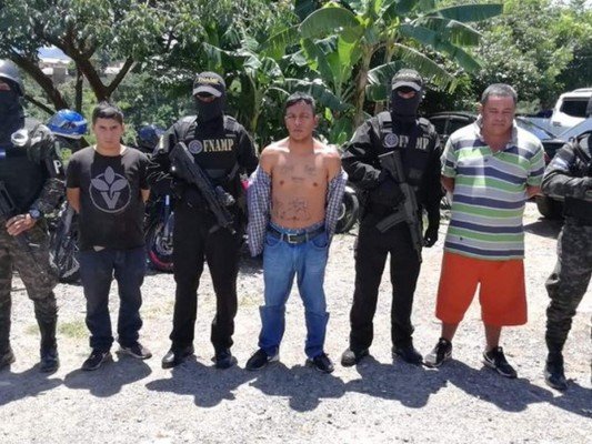 Con fusiles de asalto caen tres presuntos integrantes de la Mara Salvatrucha